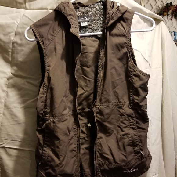 Eddie Bauer Jackets & Blazers - Eddie Baur hooded vest Sz.m Eddie Bauer Jackets & Blazers - Eddie Baur hooded vest Sz.m